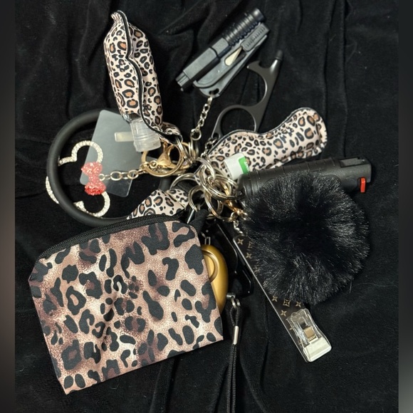 Tiger women keychain‎
